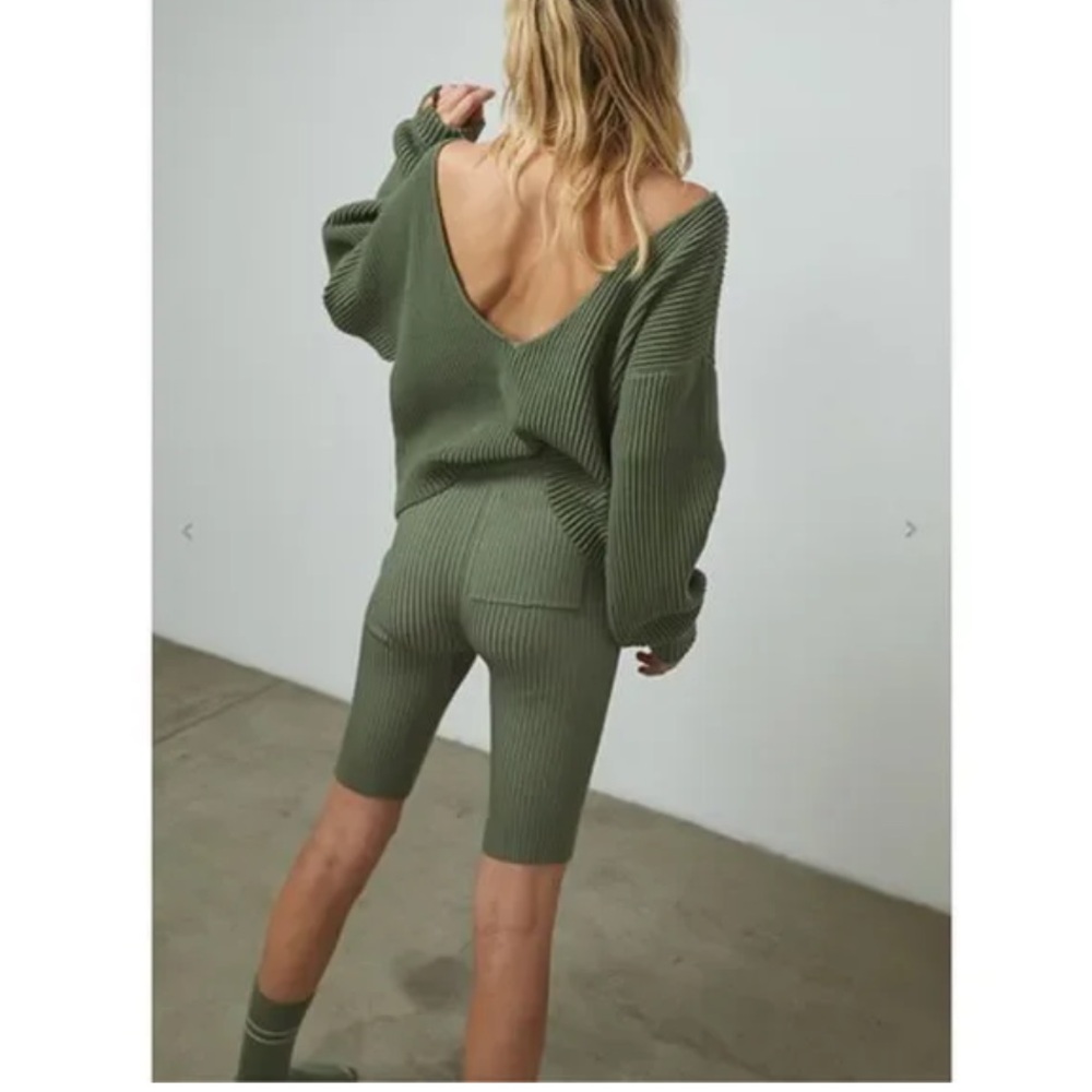 Lunya Green High-Waisted Bike Shorts Stretchy Fit